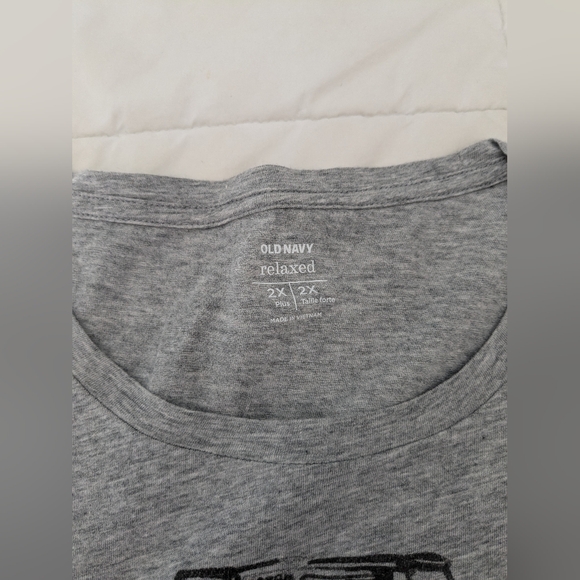 NWT Old Navy vintage camera print, short sleeve tee 2xl - Picture 6 of 10